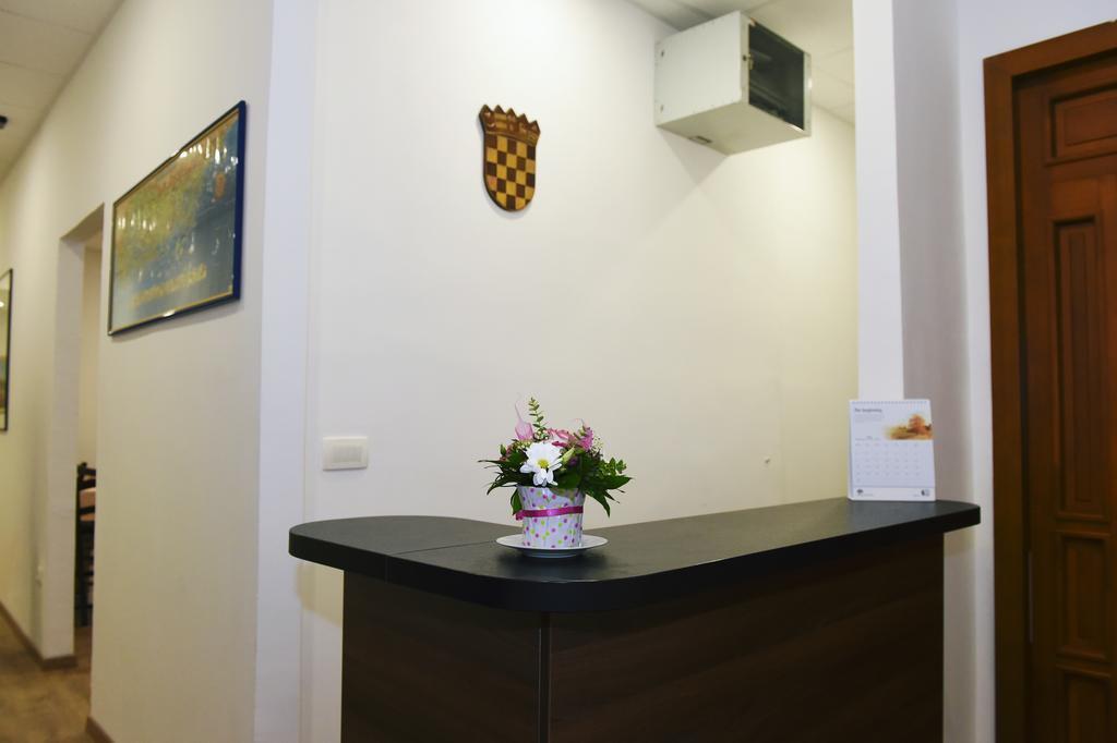 Riva Rooms Rijeka Bagian luar foto