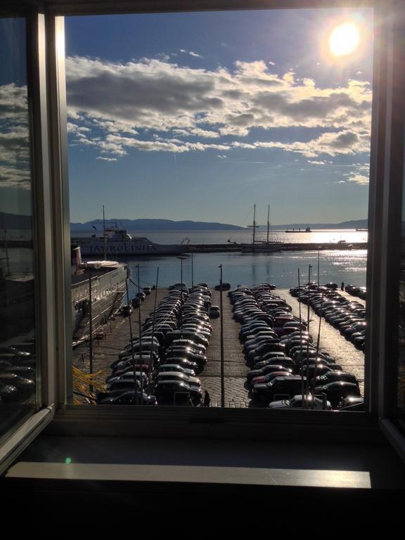 Riva Rooms Rijeka Bagian luar foto